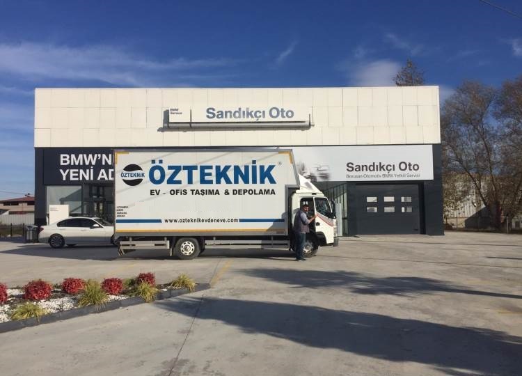 Özteknik nakliyat kamyonu